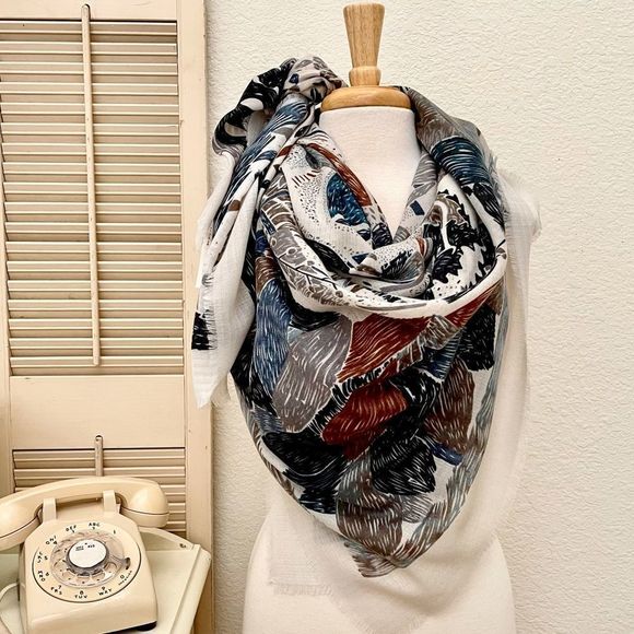 Oversized Square Lightweight Blanket Scarf, Artsy Floral Print, NWT, 53”… - Picture 4 of 14